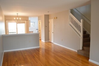 2 Turning Mill Ln in Quincy, MA - Building Photo - Building Photo