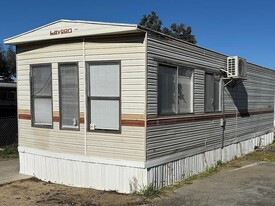 64 Sylvia St in Loma Linda, CA - Building Photo