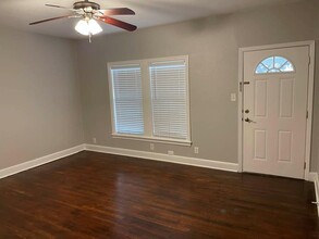 2505 Drew Ln in Austin, TX - Foto de edificio - Building Photo