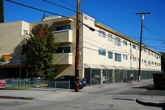 4310 Ventura Canyon in Sherman Oaks, CA - Building Photo - Building Photo