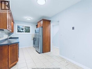 6432 Thornberry Crescent in Windsor, ON - Building Photo - Building Photo