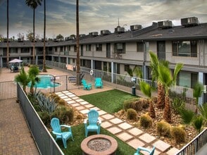1333 E Thomas Rd in Phoenix, AZ - Building Photo - Building Photo