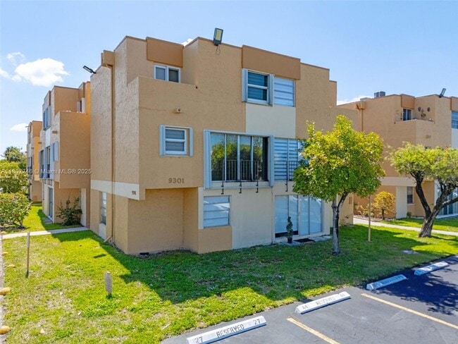 9301 SW 4th St in Miami, FL - Building Photo - Building Photo