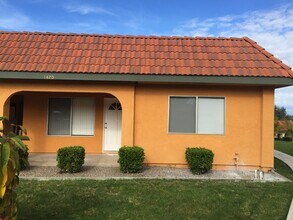 1420 Sweetbriar Cir, Unit 1420 in Carlsbad, CA - Foto de edificio - Building Photo