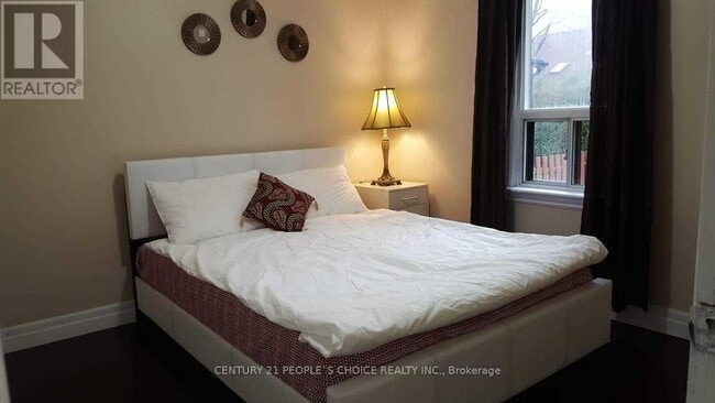 186 Maurice Dr in Oakville, ON - Building Photo - Building Photo