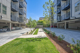 The Vaughn in Portland, OR - Foto de edificio - Building Photo