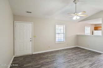 4241 Grantline View Ct in New Albany, IN - Building Photo - Building Photo