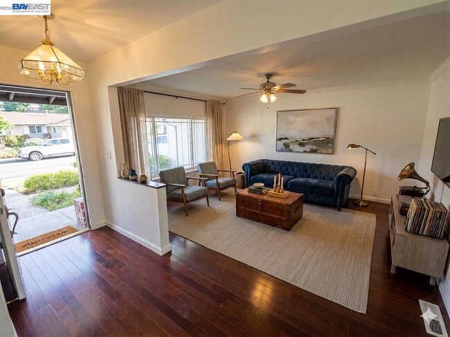 34 Kingswood Dr in Pittsburg, CA - Building Photo - Building Photo