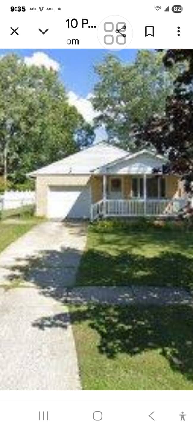 property at 10 Parkdale Dr