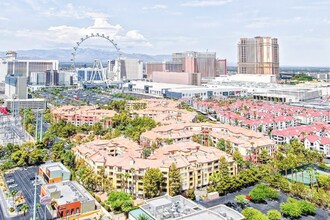 260 E Flamingo Rd in Las Vegas, NV - Building Photo - Building Photo