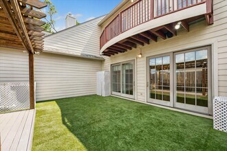 1321 Whispering Pines Dr in Houston, TX - Building Photo - Building Photo