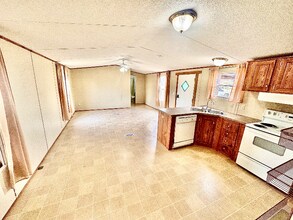 6068 Old Mooringsport Rd in Shreveport, LA - Building Photo - Building Photo