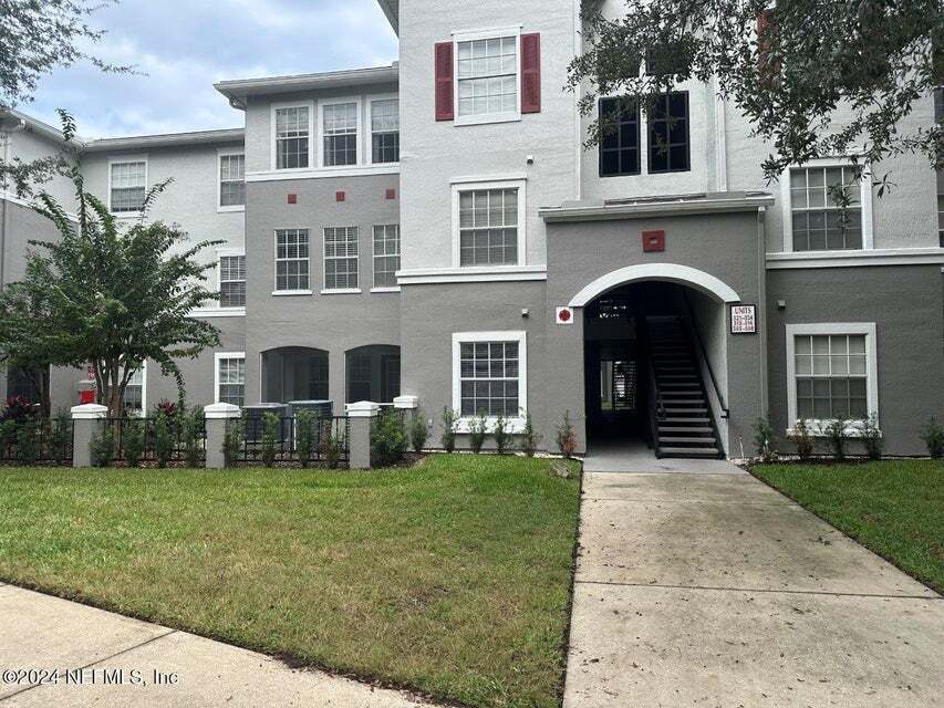 3951 Kernan Blvd S in Jacksonville, FL - Building Photo