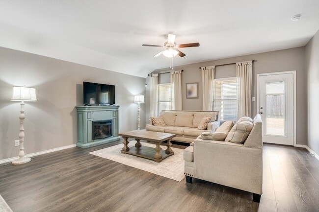 158 Coyote Trl in Caddo Mills, TX - Foto de edificio - Building Photo