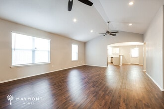 5005 Whisper Cove in Schertz, TX - Building Photo - Building Photo