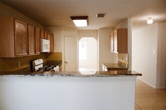 10402 Kinsdale Crossing Ln in Houston, TX - Building Photo - Building Photo