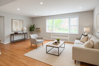 The Parc at Summit in Summit, NJ - Foto de edificio - Building Photo