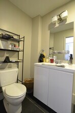 17 Greylock Rd in Boston, MA - Foto de edificio - Building Photo