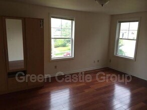 361 Pearl St in Burlington, VT - Building Photo - Building Photo