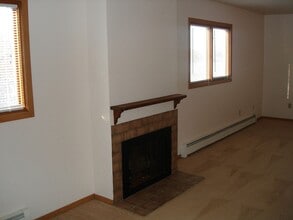 1941 Marthas Vineyard Cir in Anchorage, AK - Building Photo - Building Photo