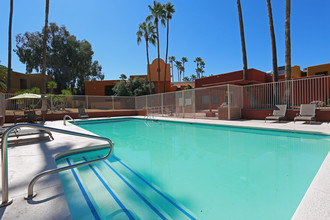 Pebble Creek Apartments in Tucson, AZ - Building Photo - Building Photo