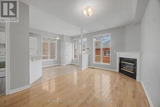 10561 Bayview Ave in Richmond Hill, ON - Building Photo - Building Photo