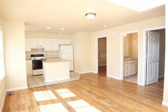 320 W Laurel St in Fort Collins, CO - Building Photo - Building Photo