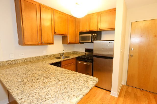 628 W Wrightwood Ave in Chicago, IL - Building Photo - Building Photo