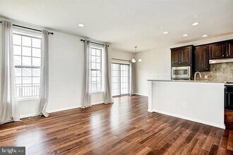 22635 Norwalk Square in Ashburn, VA - Building Photo - Building Photo