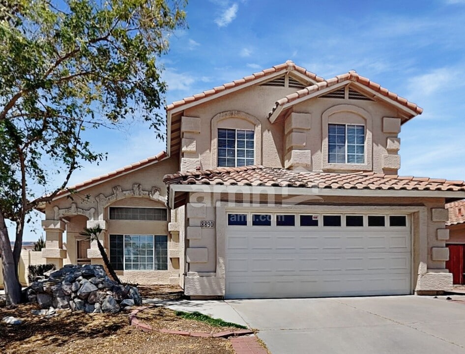 8890 N 114th Ave in Peoria, AZ - Foto de edificio