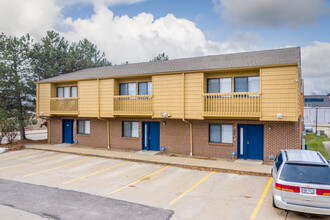 University Townhomes Akron in Akron, OH - Building Photo - Building Photo