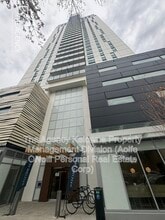 1488 Bertram St in Kelowna, BC - Building Photo - Building Photo