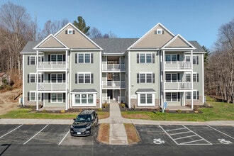 Maplecroft Village in Cheshire, CT - Foto de edificio - Building Photo
