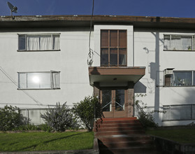 Rose Manor in New Westminster, BC - Building Photo - Building Photo