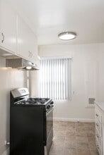 1156 Huntington Dr in South Pasadena, CA - Foto de edificio - Building Photo