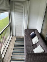 361 S Hollybrook Dr in Pembroke Pines, FL - Foto de edificio - Building Photo