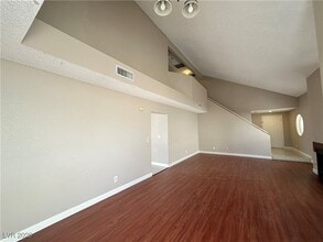 120 Clifton Heights Dr in Las Vegas, NV - Building Photo - Building Photo