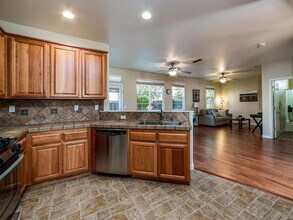 726 Ward Way in Folsom, CA - Building Photo - Building Photo