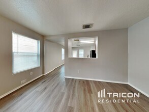 3014 Edison Crest in San Antonio, TX - Building Photo - Building Photo