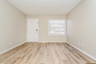 367 Lady Guinevere Way in Jonesboro, GA - Building Photo - Building Photo