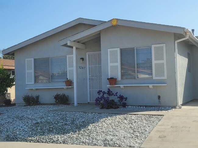 3247 Calle Osuna