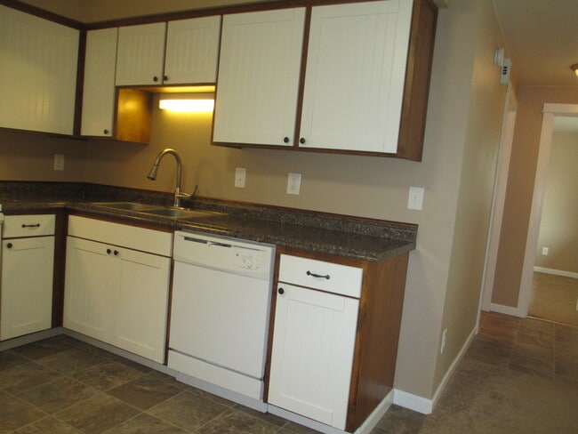 3322 NE Lancaster St, Unit Apt 4 in Corvallis, OR - Building Photo - Building Photo