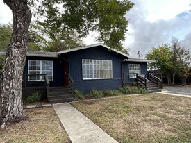 166 Willow Ave in New Braunfels, TX - Building Photo