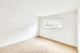 Manor View Apartments in Portsmouth, VA - Foto de edificio - Building Photo