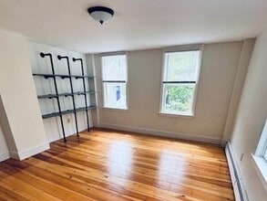 5 Dennett St in Amesbury, MA - Building Photo - Building Photo