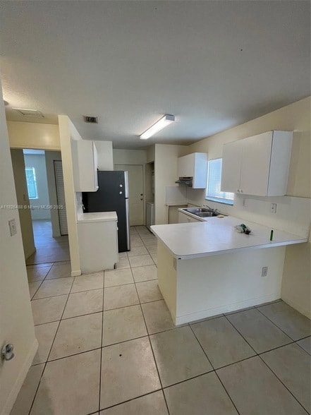 926 SW 8th Pl in Homestead, FL - Foto de edificio - Building Photo