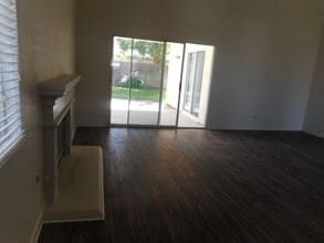 2925 E Revere Rd in Fresno, CA - Foto de edificio - Building Photo