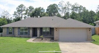 113 Strike Eagle Dr in Crestview, FL - Building Photo