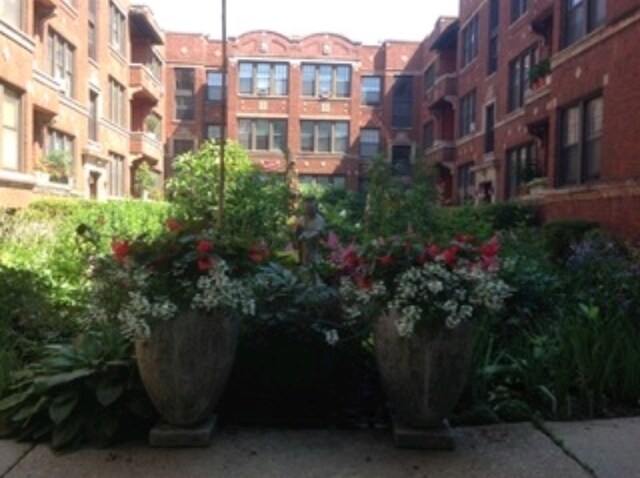 1134 W Pratt Blvd in Chicago, IL - Building Photo