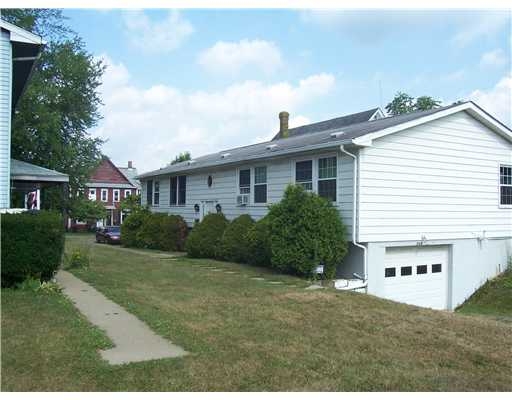 213-222 1st St in Butler, PA - Foto de edificio - Building Photo